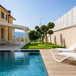Uluvud With Pool Gym Sauna