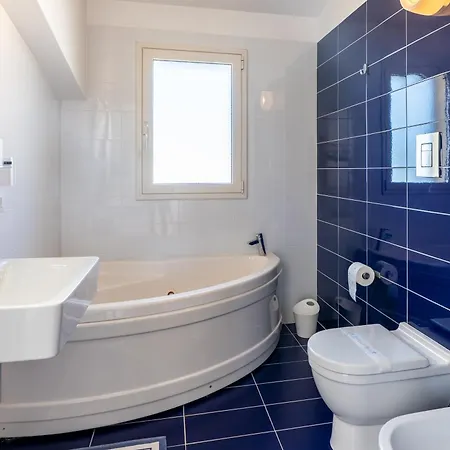 Uluvud With Pool Gym Sauna Villa Alcamo