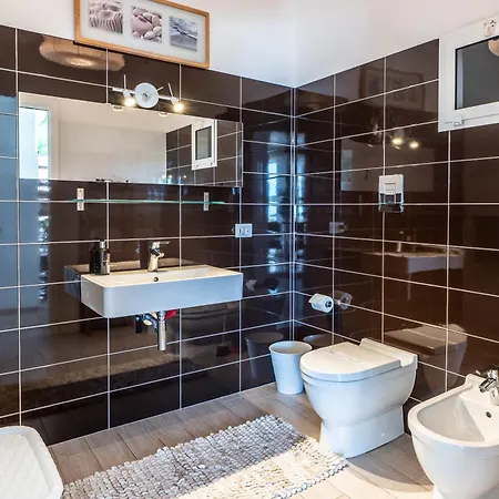 Uluvud With Pool Gym Sauna Villa *