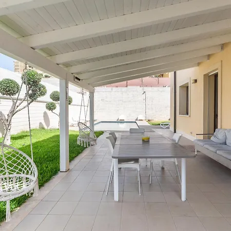 Uluvud With Pool Gym Sauna