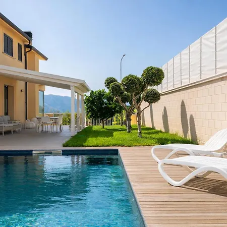 Uluvud With Pool Gym Sauna