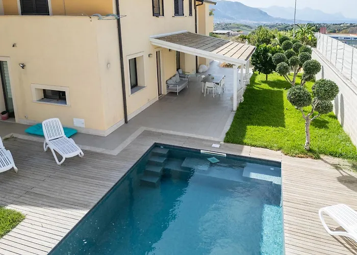 Uluvud With Pool Gym Sauna Alcamo