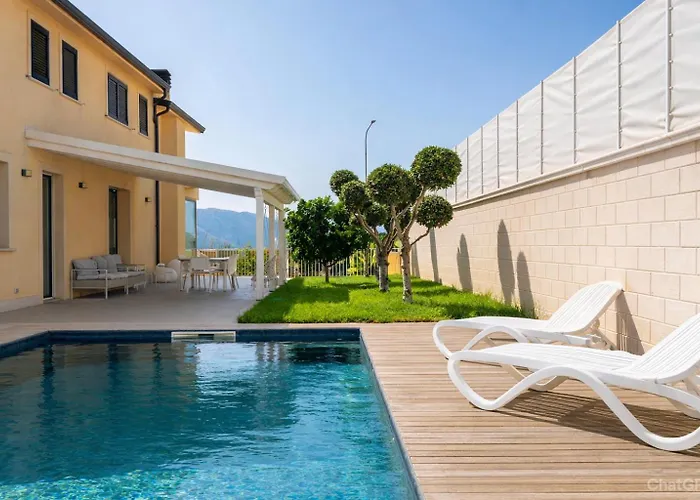 Uluvud With Pool Gym Sauna