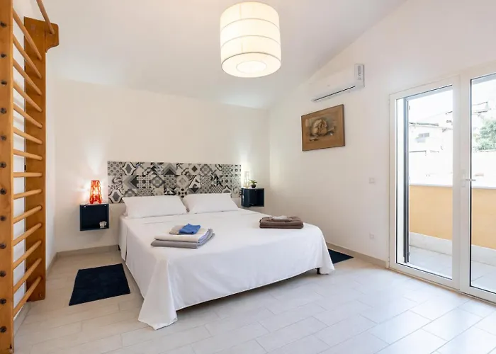 Uluvud With Pool Gym Sauna Villa