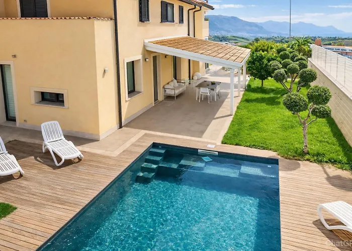 Uluvud With Pool Gym Sauna Villa Alcamo